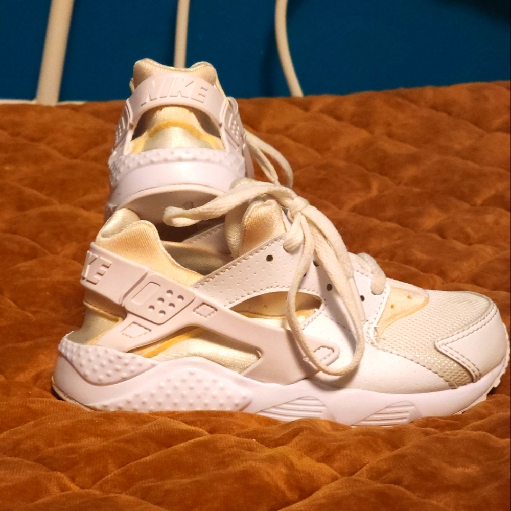 Nike Air Huarche Youth Triple White